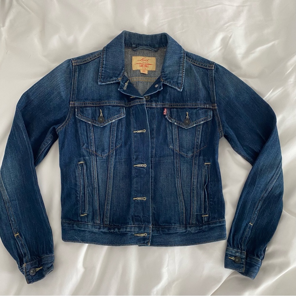 Levi's Classic Blue Denim Jacket Women’s Size Medium